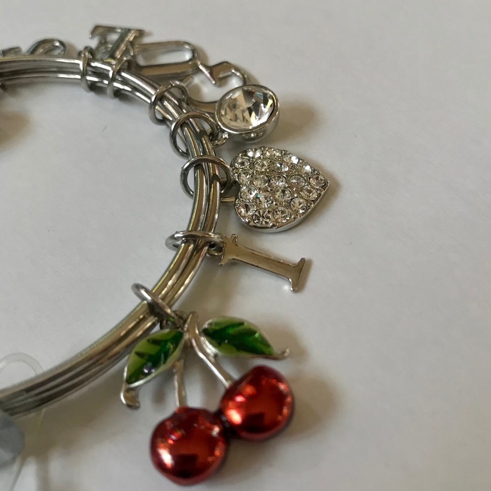 Guess | Charm Bracelet 🍒